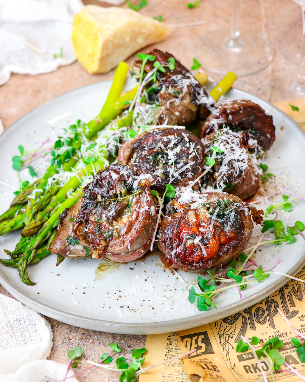 Cheesy Mushroom & Spinach Steak Pinwheels